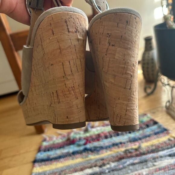 Franco Sarto Tan Wedge Sandals with Crossover Straps 9 - Picture 10 of 16